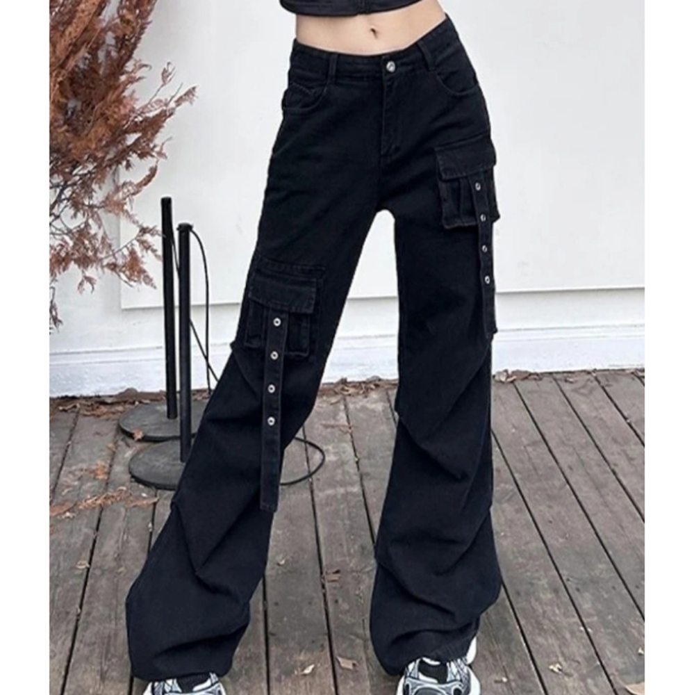Multi Pocket Eyelet Design Cargo Jeans